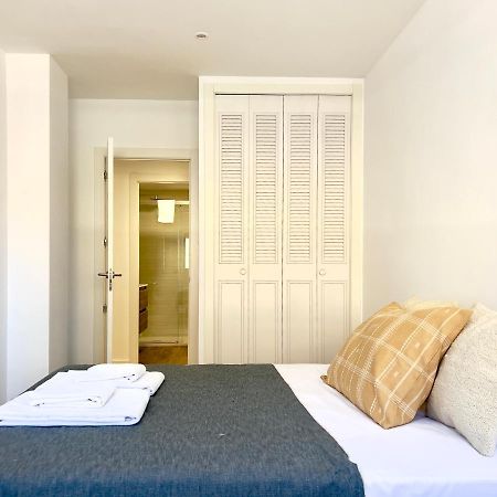 Housing Leon Ana Mogas Con Garaje Apartment Exterior photo
