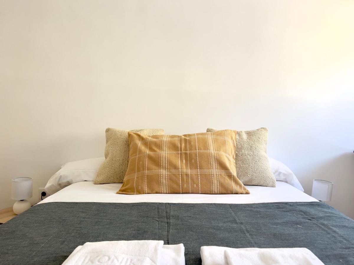 Housing Leon Ana Mogas Con Garaje Apartment Exterior photo